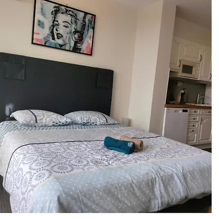 Heliopolis Vue Village Naturiste * Agde